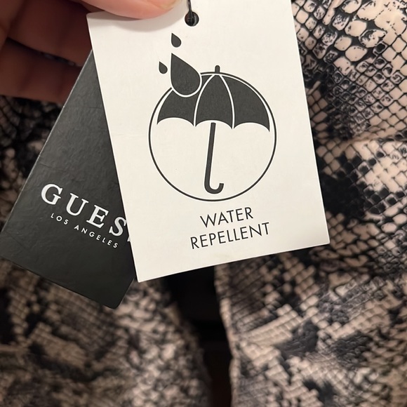 GUESS puffer jacket - Picture 12 of 15